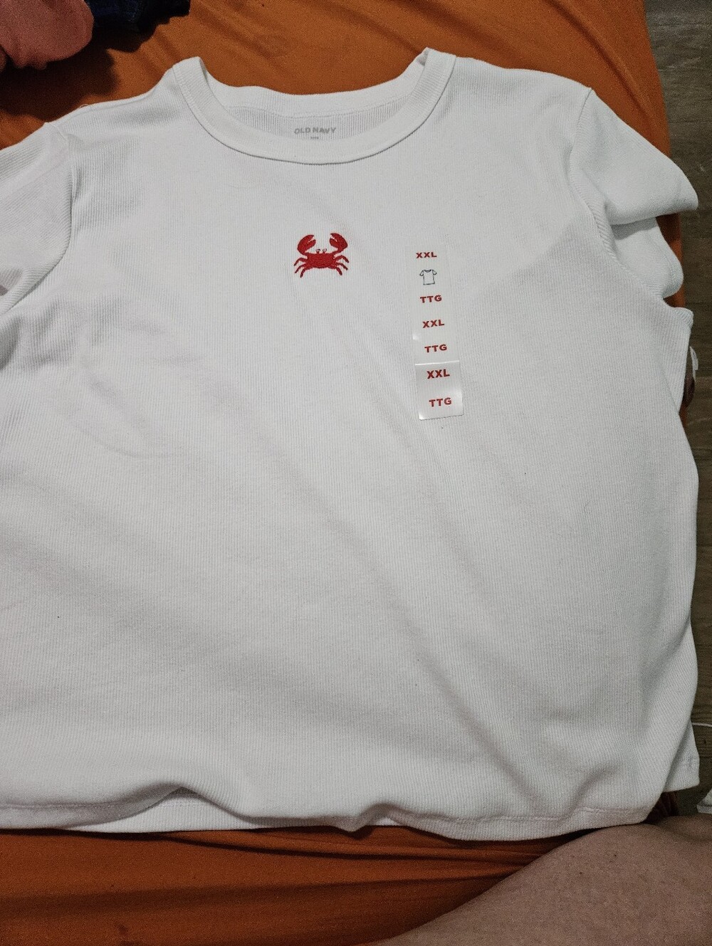 Nwt Ladies Cropped Snug Old Navy White Short-Sleeve Tee with Red Crab Embroidery